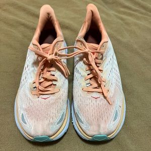 Hoka Clifton 8